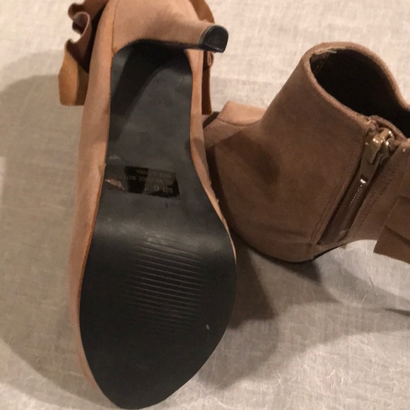 Qupid ruffle open toe 5” heels - Picture 6 of 8